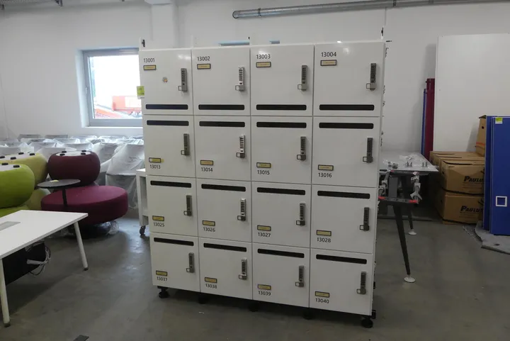 Schließfachschrank Maße in cm: ca. 162 x 53 x 195